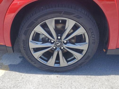 Red Line 2023 Lexus UX 250h F SPORT Handling