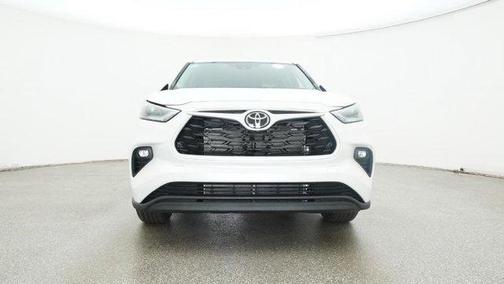 2025 Toyota Highlander LE