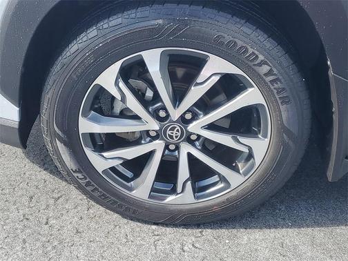 2023 Toyota Corolla Cross XLE