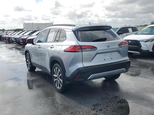 2023 Toyota Corolla Cross XLE