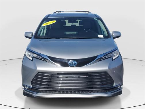 2022 Toyota Sienna Limited