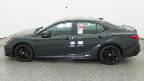 UNDERGROUND 2026 Toyota Camry SE