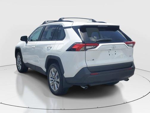 Pearl 2025 Toyota RAV4 XLE Premium