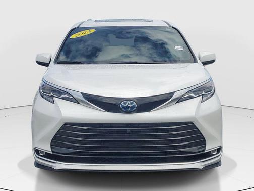 2024 Toyota Sienna Platinum 7 Passenger