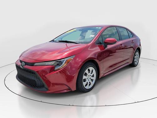 Pearl 2022 Toyota Corolla LE