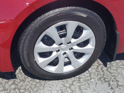 Pearl 2025 Toyota Corolla LE