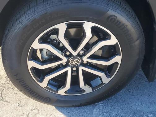 2025 Toyota Corolla Cross Hybrid SE