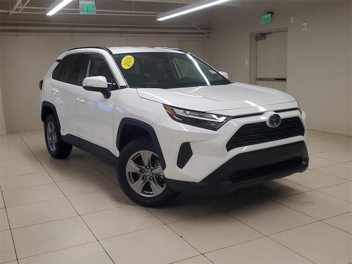 2024 Toyota RAV4 Hybrid LE