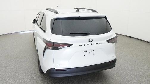 Pearl 2026 Toyota Sienna XLE 8 Passenger