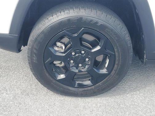 Bright White Clearcoat 2023 Jeep Compass Trailhawk