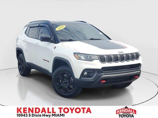 Bright White Clearcoat 2023 Jeep Compass Trailhawk