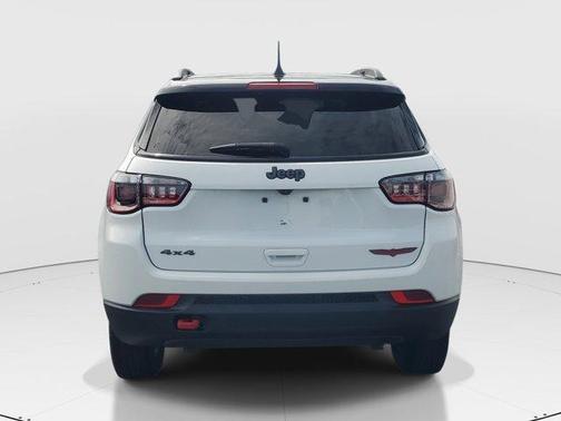 Bright White Clearcoat 2023 Jeep Compass Trailhawk