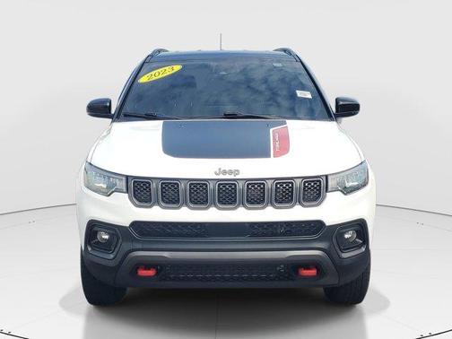 Bright White Clearcoat 2023 Jeep Compass Trailhawk