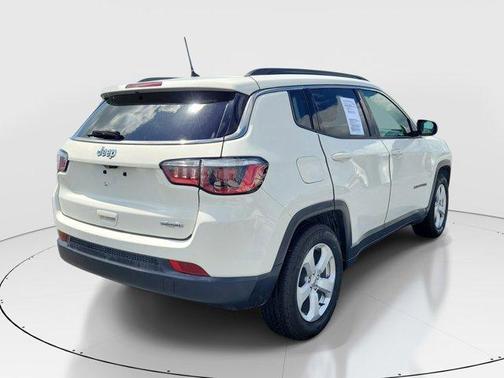 White Clearcoat 2018 Jeep Compass Latitude