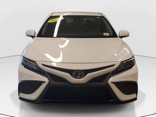 Ice 2024 Toyota Camry SE