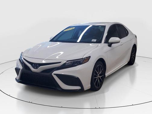 Ice 2024 Toyota Camry SE