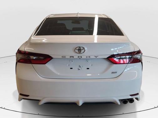 Ice 2024 Toyota Camry SE