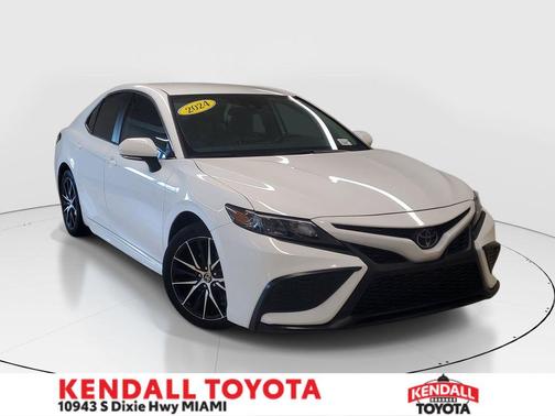 Ice 2024 Toyota Camry SE