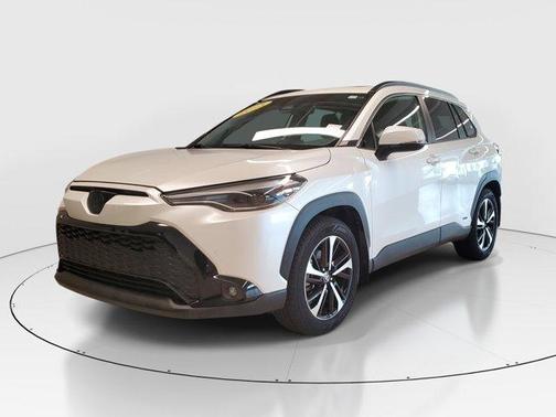 Pearl 2023 Toyota Corolla Cross Hybrid XSE