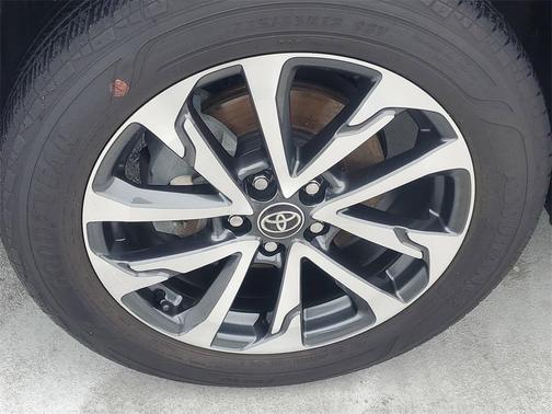 2023 Toyota Corolla Cross XLE