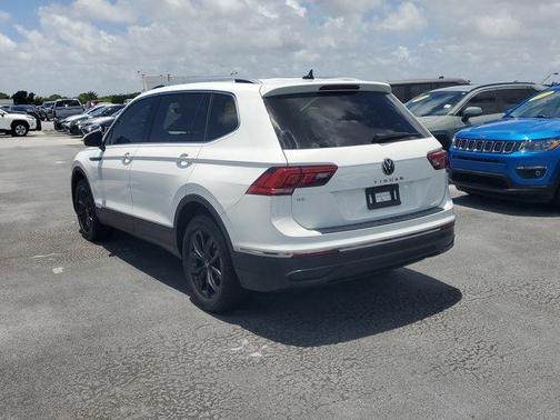 Pure White 2024 Volkswagen Tiguan 2.0T SE