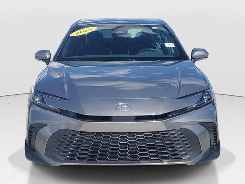 Metal 2025 Toyota Camry SE