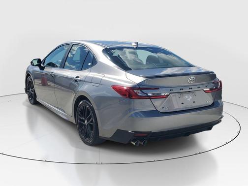 Metal 2025 Toyota Camry SE