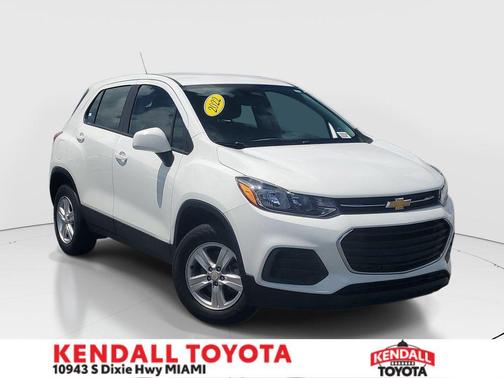 Summit White 2022 Chevrolet Trax LS