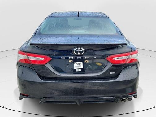 Midnight Black Metallic 2020 Toyota Camry SE