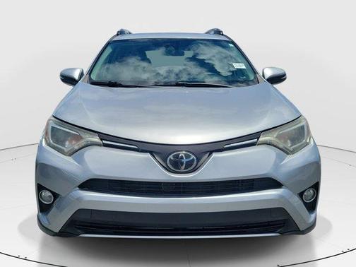 Silver Sky Metallic 2018 Toyota RAV4 XLE