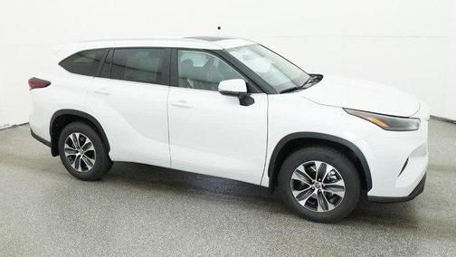 White 2026 Toyota Highlander XLE