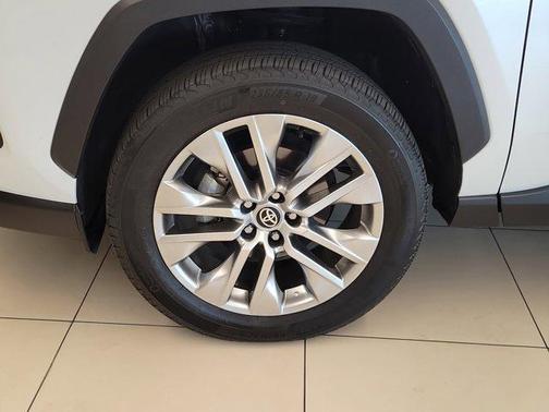 Pearl 2023 Toyota RAV4 XLE Premium