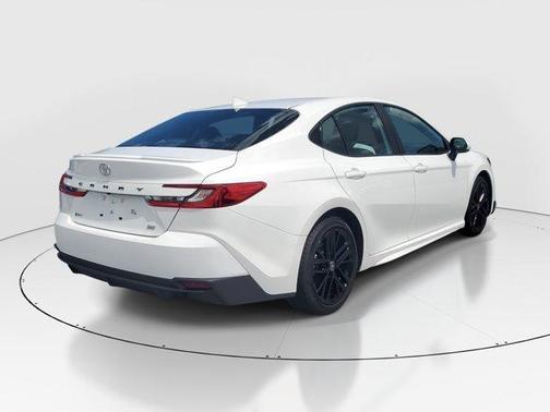 Ice 2025 Toyota Camry SE