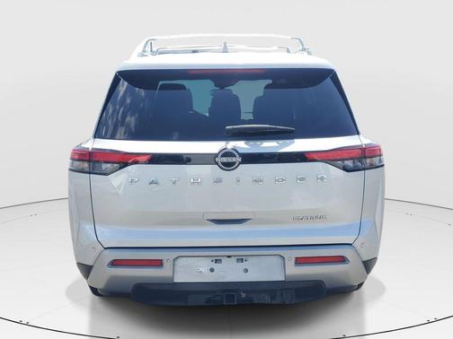 Brilliant Silver Metallic 2022 Nissan Pathfinder Platinum
