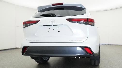 Pearl 2026 Toyota Highlander Limited