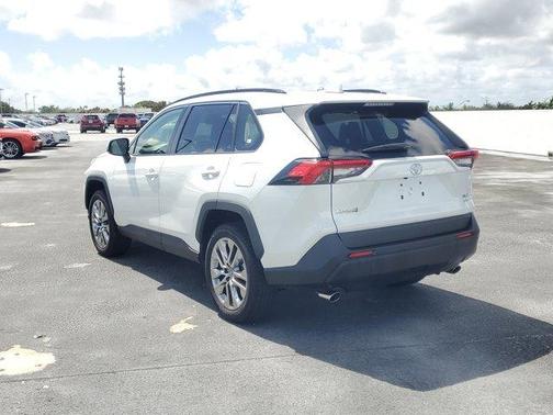 2025 Toyota RAV4 XLE Premium