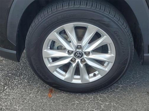 2022 Toyota Corolla Cross LE