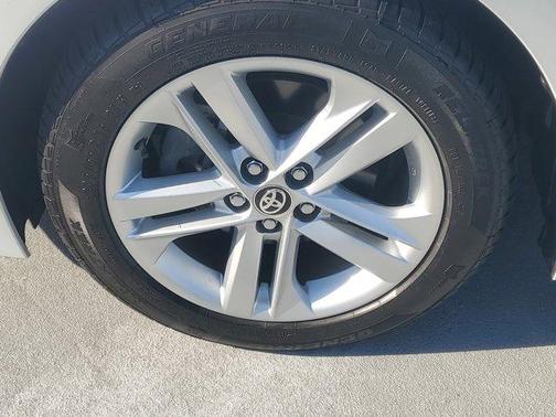 2022 Toyota Corolla Hatchback SE