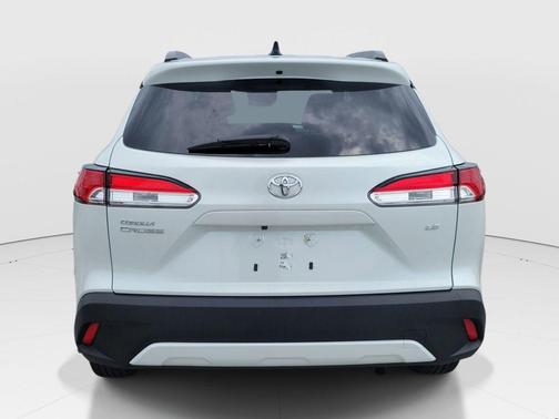 Wind Chill Pearl 2025 Toyota Corolla Cross LE