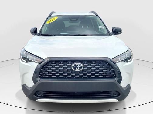 Wind Chill Pearl 2025 Toyota Corolla Cross LE