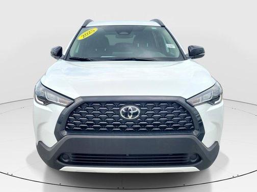Wind Chill Pearl 2025 Toyota Corolla Cross LE