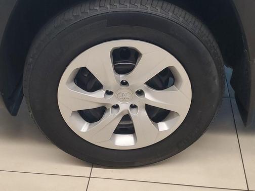 Ice 2024 Toyota RAV4 LE