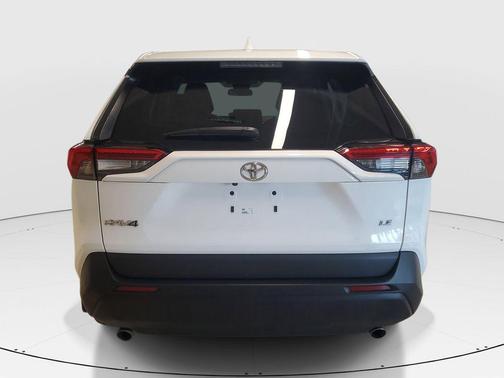 Ice 2024 Toyota RAV4 LE