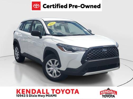 Pearl 2023 Toyota Corolla Cross L