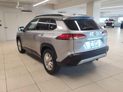 CELESTITE 2022 Toyota Corolla Cross LE