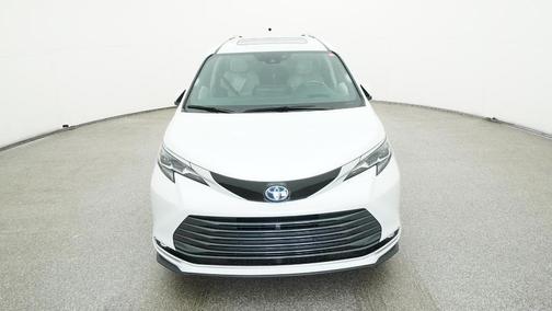 2025 Toyota Sienna Platinum 7 Passenger