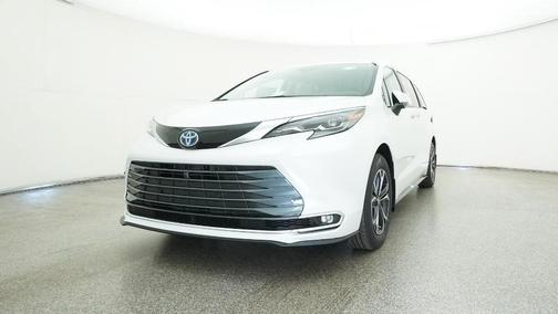 2025 Toyota Sienna Platinum 7 Passenger