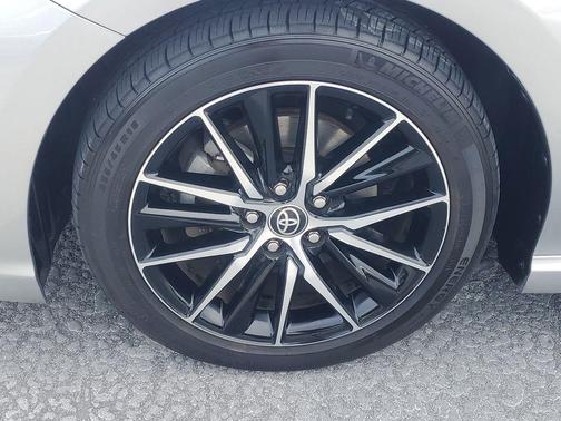 Celestial Silver Metallic 2022 Toyota Camry SE
