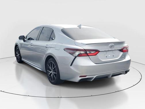 Celestial Silver Metallic 2022 Toyota Camry SE