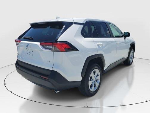 Ice 2024 Toyota RAV4 LE